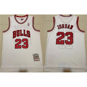 Men's Chicago Bulls #23 Michael Jordan White 1997-98 Throwback Stitched Jersey Men's Chicago Bulls #23 Michael Jordan White 1997-98 Throwback Stitched Jersey