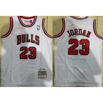 Men's Chicago Bulls #23 Michael Jordan White 1997-98 Stitched Jersey Men's Chicago Bulls #23 Michael Jordan White 1997-98 Stitched Jersey