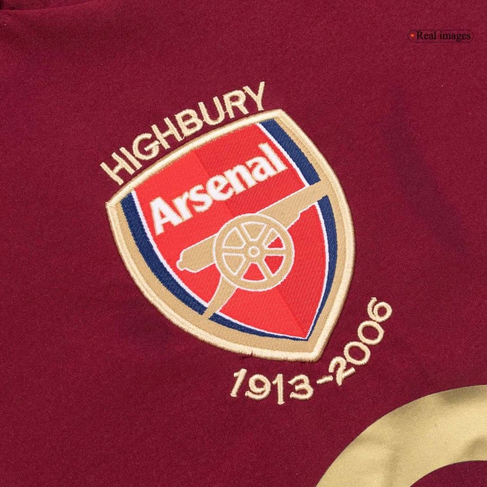 Men's Arsenal Home Long Sleeve Retro Soccer Jersey 2005/06