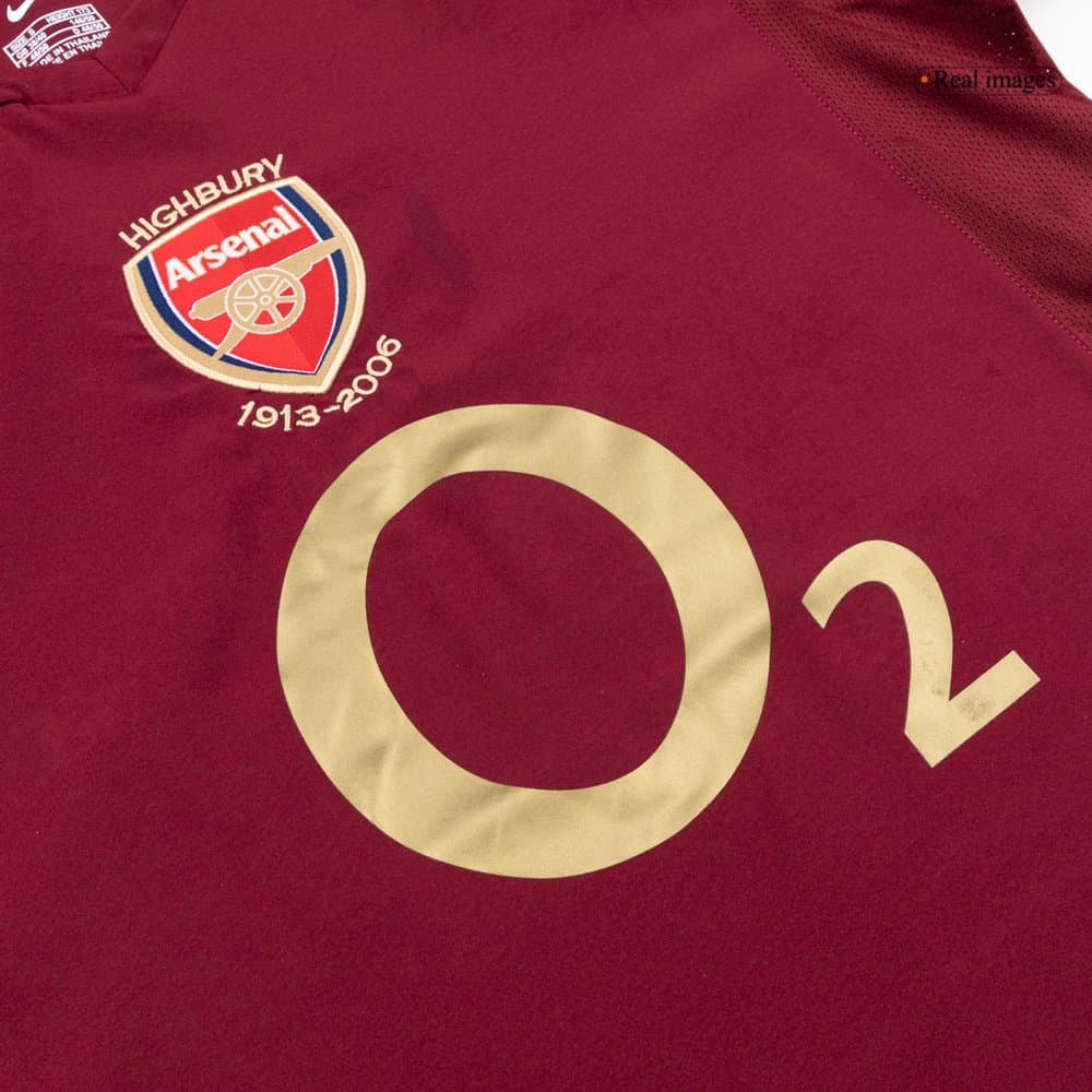 Men's Arsenal Home Long Sleeve Retro Soccer Jersey 2005/06