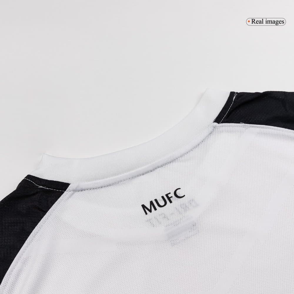 Men's Manchester United Away Retro Soccer Jersey 2010/11 Men's Manchester United Away Retro Soccer Jersey 2010/11
