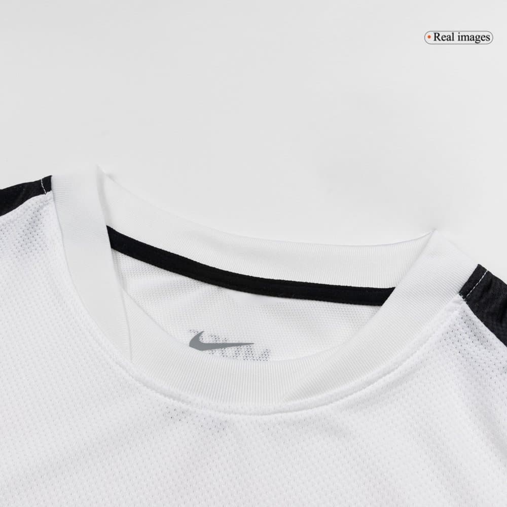 Men's Manchester United Away Retro Soccer Jersey 2010/11 Men's Manchester United Away Retro Soccer Jersey 2010/11