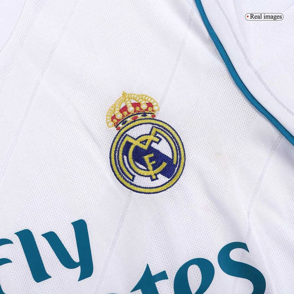 Men's MODRIĆ #10 Real Madrid Home Retro Soccer Jersey 2017/18