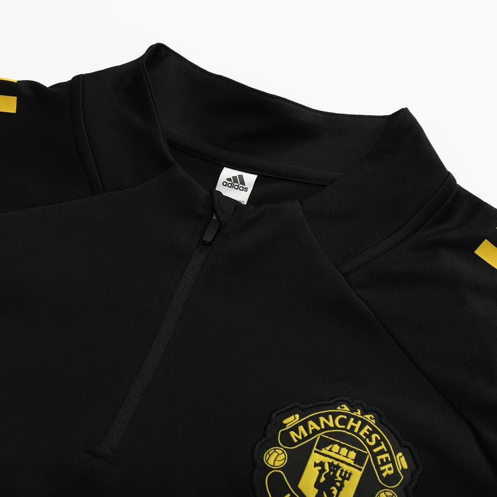 Kid's Manchester United 1/4 Zip Tracksuit 2025/26